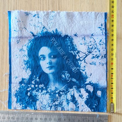 You are a queen - 15cm